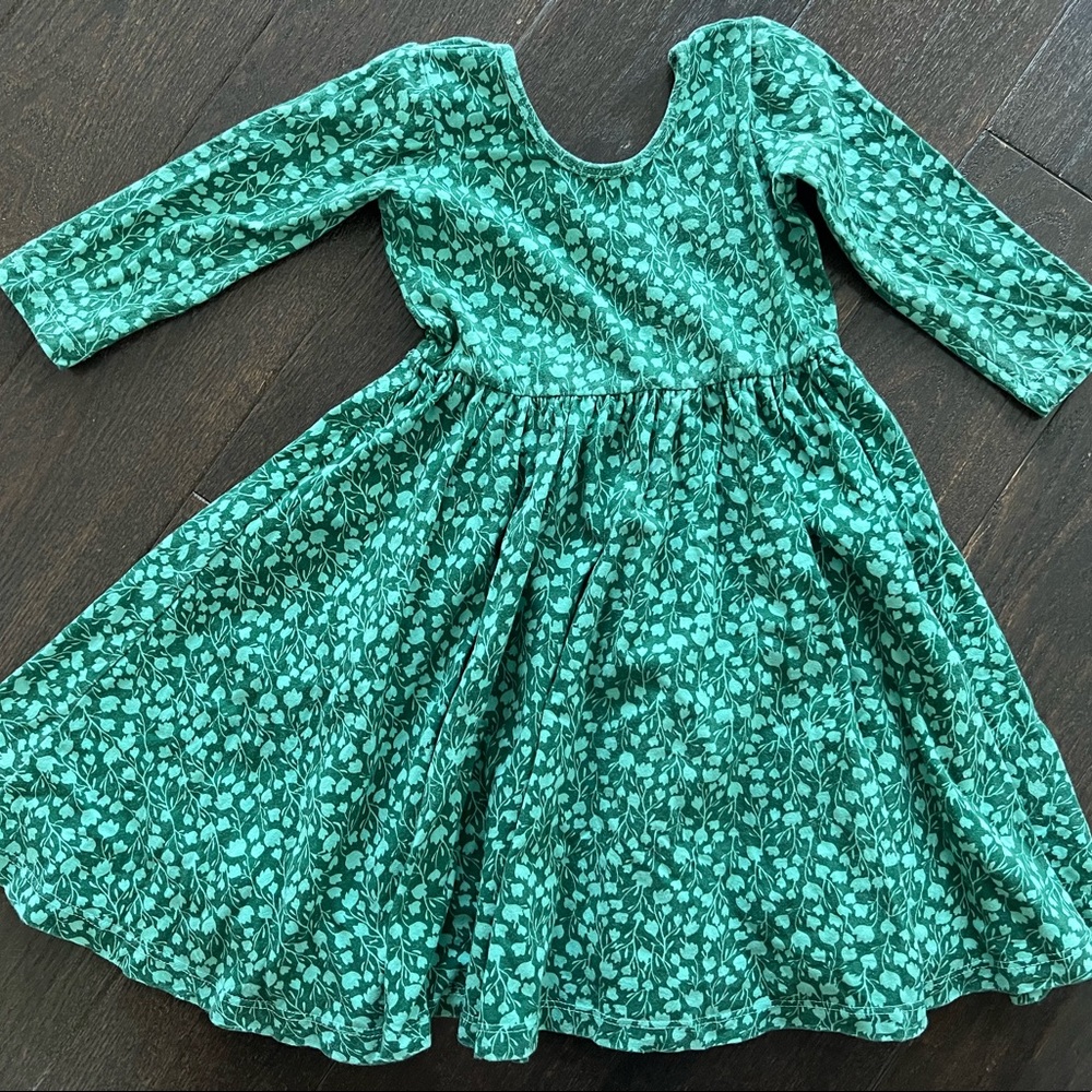 Alice + Ames size 5 green super twirl dress